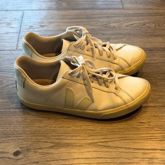 Veja womens Cream and White Sneakers - Picture 1 of 8